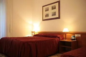 Genius Hotel Downtown Milan 3*,  Italy